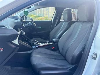 Peugeot 208 50kWh Allure Auto 5dr