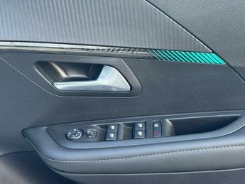 Peugeot 208 50kWh Allure Auto 5dr