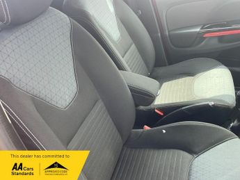 Renault Clio 0.9 TCe Dynamique S MediaNav Hatchback 5dr Petrol Manual Euro 5 
