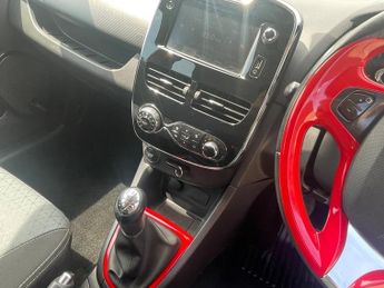 Renault Clio 0.9 TCe Dynamique S MediaNav Hatchback 5dr Petrol Manual Euro 5 