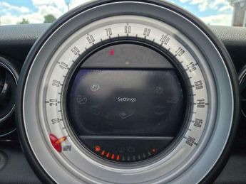 MINI Convertible 2.0 Cooper SD Auto Euro 5 2dr