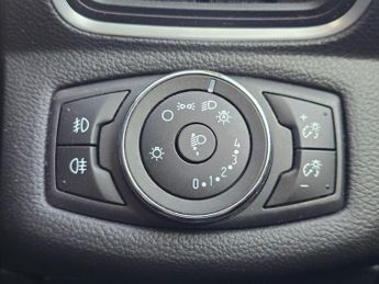 Ford B-Max 1.6 Titanium Navigator Powershift Euro 6 5dr