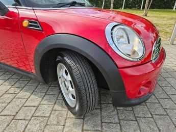 MINI Clubman 2.0 Cooper D Auto Euro 5 5dr
