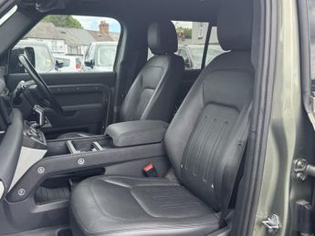 Land Rover Defender 3.0 D250 MHEV SE SUV 5dr Diesel Auto 4WD Euro 6 (s/s) (250 ps)