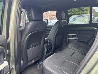 Land Rover Defender 3.0 D250 MHEV SE SUV 5dr Diesel Auto 4WD Euro 6 (s/s) (250 ps)