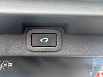 Land Rover Discovery 2.0 SD4 Landmark Edition SUV 5dr Diesel Auto 4WD Euro 6 (s/s) (2