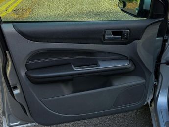 Ford Focus 2.0 Titanium Automatic 145 Bhp | 4 F/Keepers _ Full History (9 S