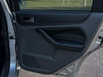 Ford Focus 2.0 Titanium Automatic 145 Bhp | 4 F/Keepers _ Full History (9 S