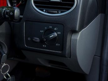 Ford Focus 2.0 Titanium Automatic 145 Bhp | 4 F/Keepers _ Full History (9 S