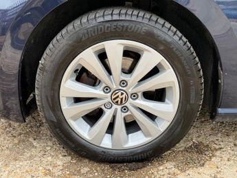 Volkswagen Golf 2.0 TDI BlueMotion Tech SE DSG Euro 6 (s/s) 5dr