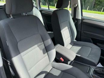 Volkswagen Golf 2.0 TDI BlueMotion Tech SE DSG Euro 6 (s/s) 5dr