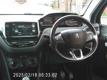Peugeot 208 ALLURE
