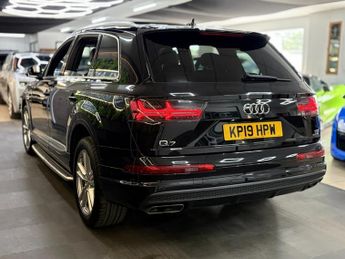 Audi Q7 3.0 TDI QUATTRO S LINE [5X SERVICES, SAT NAV, 7 SEATS & PANORAMI