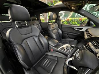 Audi Q7 3.0 TDI QUATTRO S LINE [5X SERVICES, SAT NAV, 7 SEATS & PANORAMI