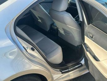Lexus IS 2.5 300h Executive Edition E-CVT Euro 5 (s/s) 4dr