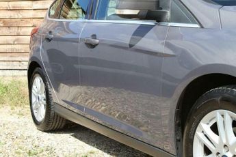 Ford Focus 1.6 Titanium Powershift Euro 5 5dr