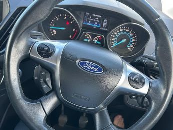 Ford Kuga 2.0 TDCi Titanium SUV 5dr Diesel Manual 2WD Euro 6 (s/s) (150 ps