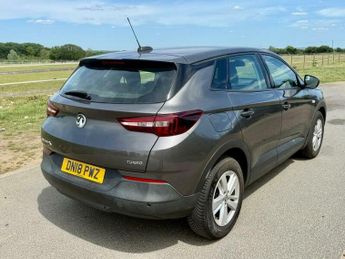 Vauxhall Grandland X 1.2 Turbo SE Euro 6 (s/s) 5dr