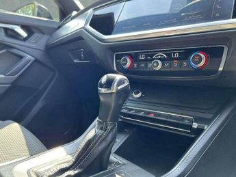 Audi Q3 1.5 TFSI CoD 35 S line S Tronic Euro 6 (s/s) 5dr
