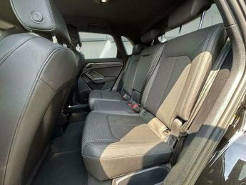 Audi Q3 1.5 TFSI CoD 35 S line S Tronic Euro 6 (s/s) 5dr