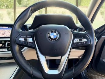 BMW 3 SERIES 320i SPORT