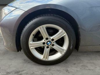 BMW 3 SERIES 2.0 318d SE Auto Euro 5 (s/s) 4dr