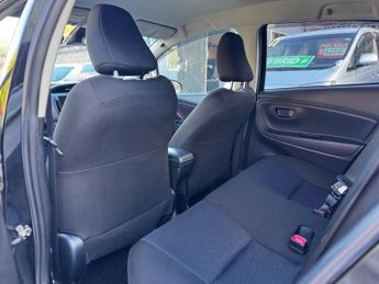 Toyota Yaris 1.33 Dual VVT-i Design Multidrive S Euro 6 5dr (Safety Sense)