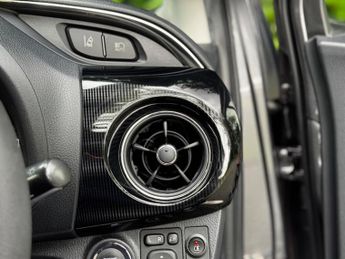 Toyota Yaris 1.33 Dual VVT-i Design Multidrive S Euro 6 5dr (Safety Sense)