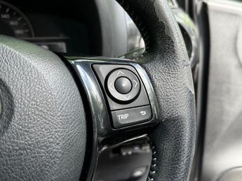 Toyota Yaris 1.33 Dual VVT-i Design Multidrive S Euro 6 5dr (Safety Sense)