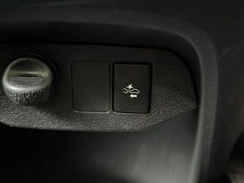 Toyota Yaris 1.33 Dual VVT-i Design Multidrive S Euro 6 5dr (Safety Sense)