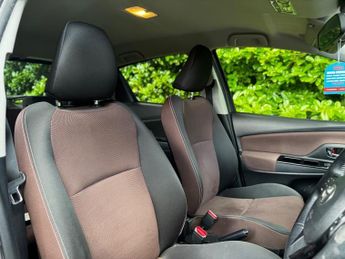 Toyota Yaris 1.33 Dual VVT-i Design Multidrive S Euro 6 5dr (Safety Sense)
