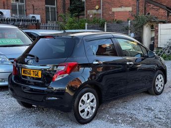 Toyota Yaris 1.33 Dual VVT-i Design Multidrive S Euro 6 5dr (Safety Sense)
