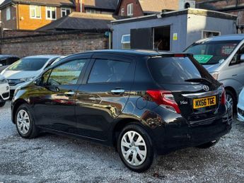 Toyota Yaris 1.33 Dual VVT-i Design Multidrive S Euro 6 5dr (Safety Sense)