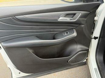 MG MG HS 1.5 T-GDI 16.6kWh Exclusive Auto Euro 6 (s/s) 5dr