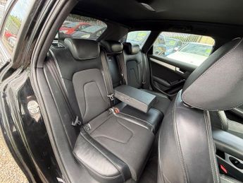 Audi A4 AVANT TDI S LINE NAV