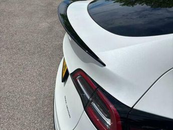 Tesla Model Y (Dual Motor) Long Range Auto 4WDE 5dr