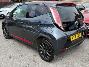 Toyota AYGO VVT-I X-PRESS X-SHIFT