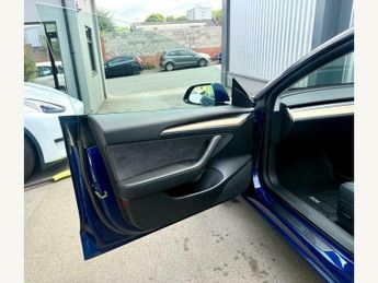 Tesla Model 3 STANDARD RANGE PLUS