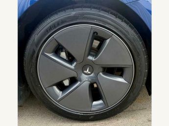 Tesla Model 3 STANDARD RANGE PLUS