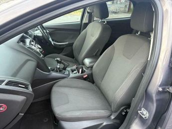 Ford Focus 1.0T EcoBoost Titanium Euro 5 (s/s) 5dr