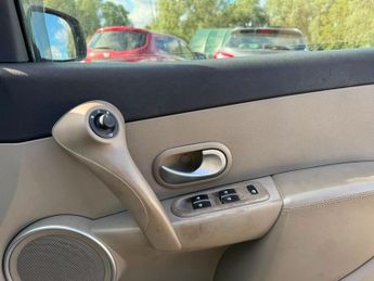 Renault Clio INITIALE 16V