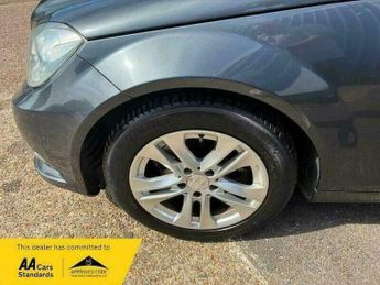 Mercedes-Benz C Class 1.6 C180 BlueEfficiency Executive SE Estate 5dr Petrol G-Tronic+
