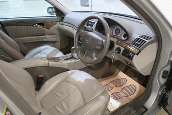 Mercedes E Class E320 CDI AVANTGARDE 221