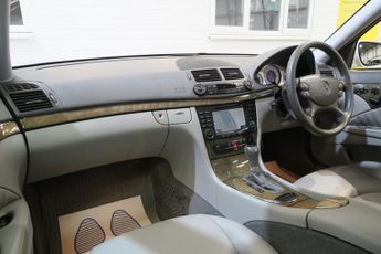 Mercedes E Class E320 CDI AVANTGARDE 221
