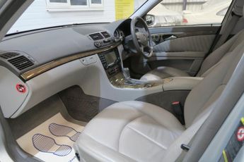 Mercedes E Class E320 CDI AVANTGARDE 221