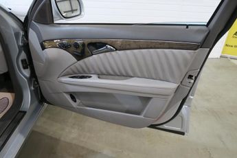 Mercedes E Class E320 CDI AVANTGARDE 221