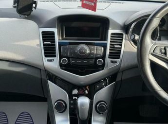 Chevrolet Cruze 2.0 VCDi LT Saloon 4dr Diesel Auto Euro 4 (150 ps)