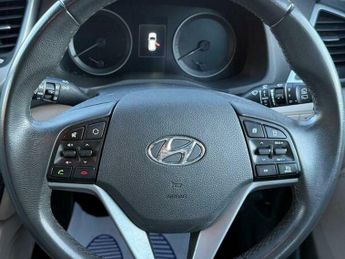 Hyundai Tucson 2.0 CRDi Premium SUV 5dr Diesel Auto 4WD Euro 6 (136 ps)