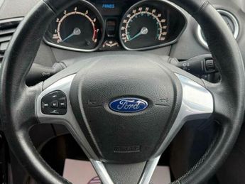 Ford Fiesta 1.6 Zetec Hatchback 5dr Petrol Powershift Euro 5 (105 ps)