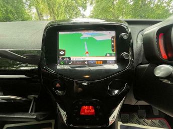 Toyota AYGO 1.0 VVT-i x-cite 4 Red Bi-Tone Euro 6 5dr